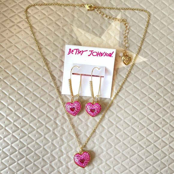 BETSEY JOHNSON Faux Stone Pave Heart Earrings & Matching Necklace Set NWT Pink - Picture 2 of 4